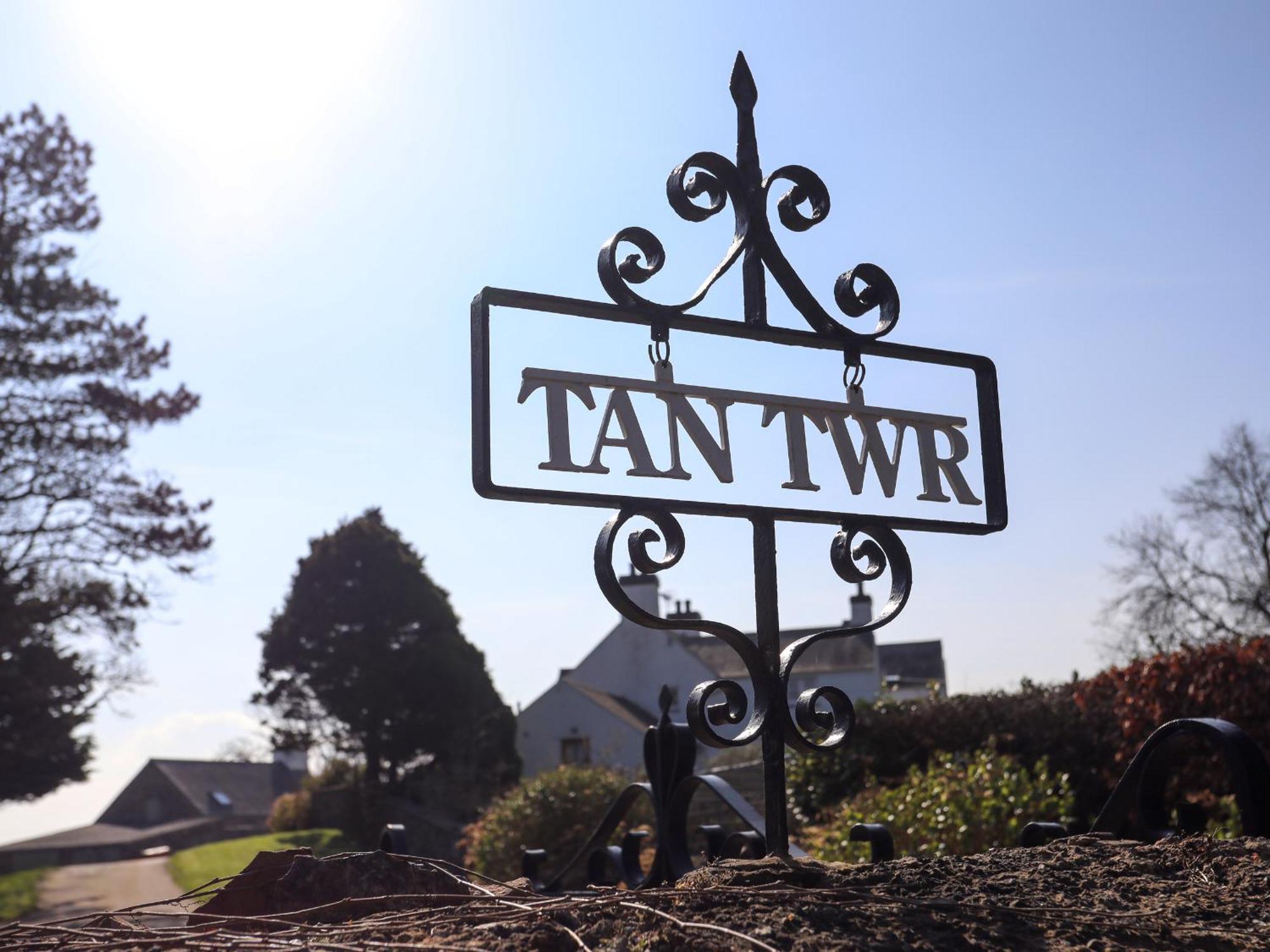 Tan Twr Farm Cottage Dwyran Exterior foto